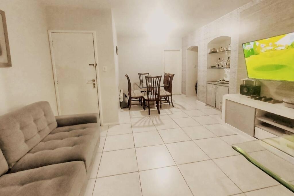 Espacoso Em Excelente Localizacao Na Barra Apartment