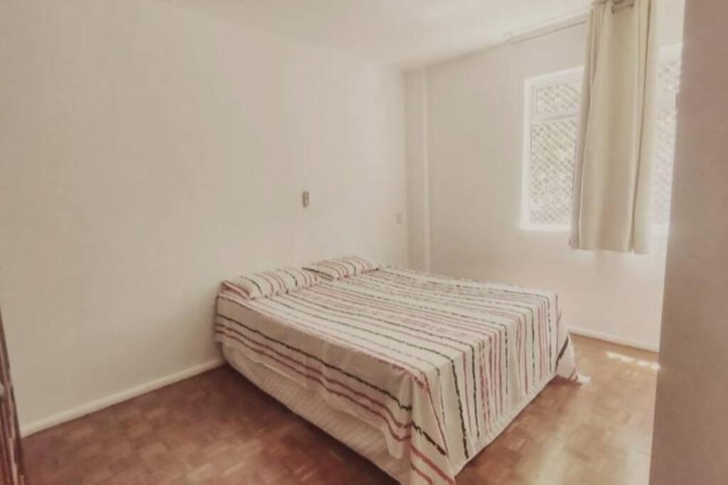 Apartamento Espacoso Em Excelente Localizacao Na Barra
